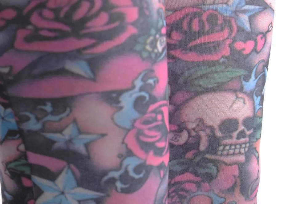 Pink Skulls & Roses Footless